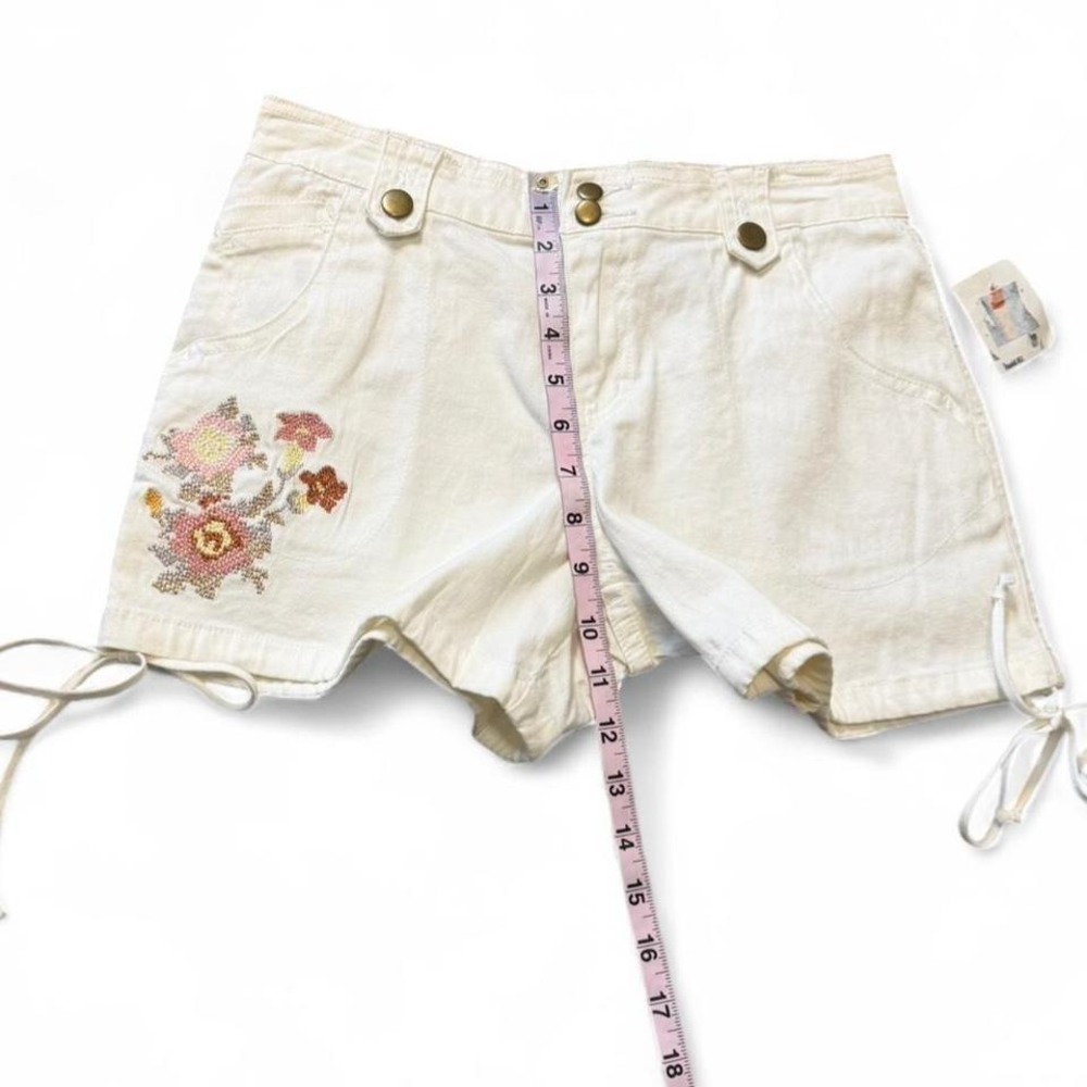 Vintage‎ Fashion Bug Stretch Ivory Floral Embroidered Shorts - Picture 9 of 11